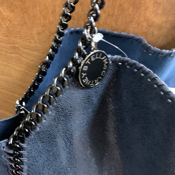 Stella McCartney Falabella large tote in blue - Picture 6 of 7